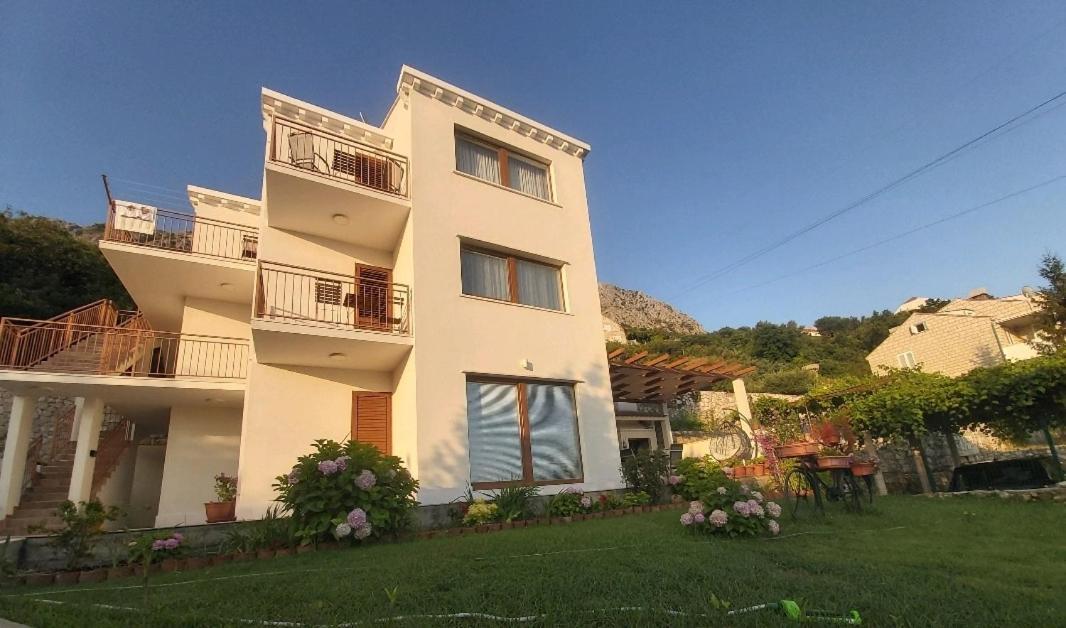 Villa Pergola-Apartment Toni Млини Екстериор снимка